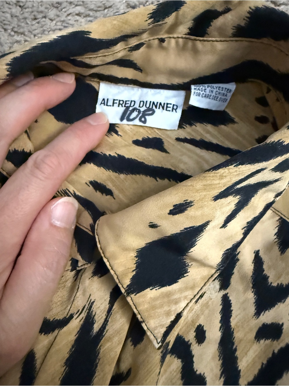 Vintage Alfred Dunner Button Down Shirt Women size M/L Animal Collar Long Top - Picture 4 of 16